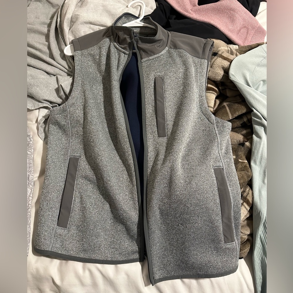 Vineyard vines vest